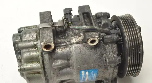 Volvo C30 Air conditioning (A/C) compressor (pump) 31291881