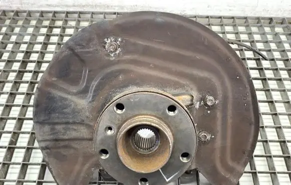 BMW X3 E83 Front wheel hub spindle knuckle