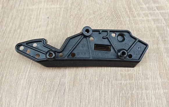 BMW 4 G22 G23 G24 G26 Front bumper mounting bracket 8738614