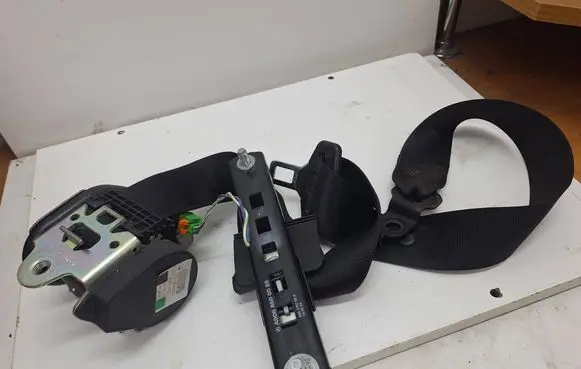 Mercedes-Benz Sprinter W906 Front seatbelt A9068600088 606370700A