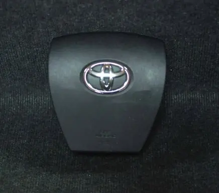 Toyota Prius c Steering wheel airbag