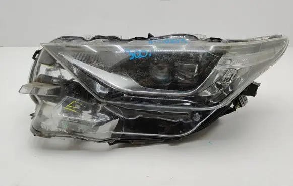 Toyota Auris E180 Headlight/headlamp 8117002K60