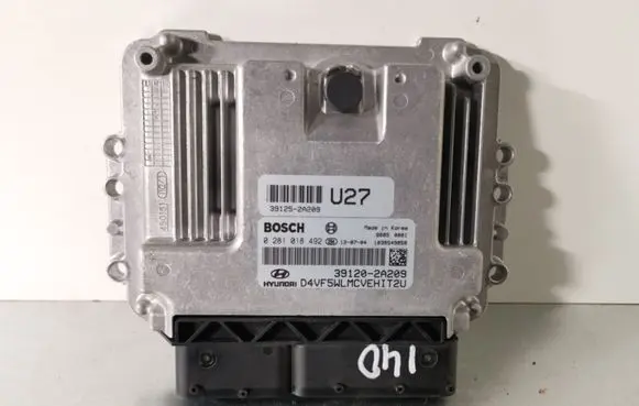Hyundai i40 Engine control unit/module 0281018492