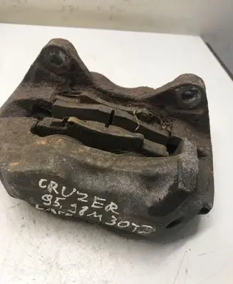 Toyota Land Cruiser (HDJ90) Front brake caliper