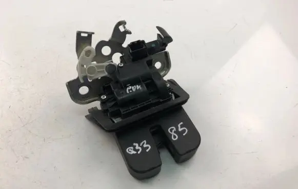 Audi A1 Tailgate/trunk/boot lock/catch/latch 8R0827505