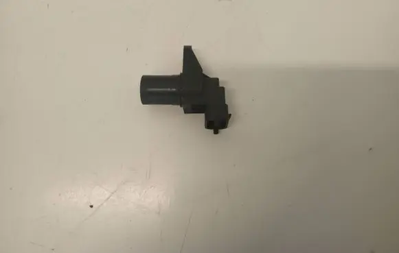 Mercedes-Benz S W222 Camshaft position sensor A0051531328
