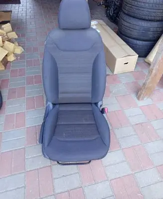 Hyundai Ioniq Front passenger seat 