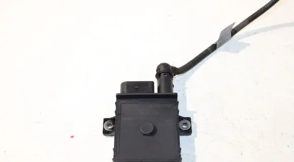 BMW 5 E60 E61 Glow plug pre-heat relay GSE102 E2110022360