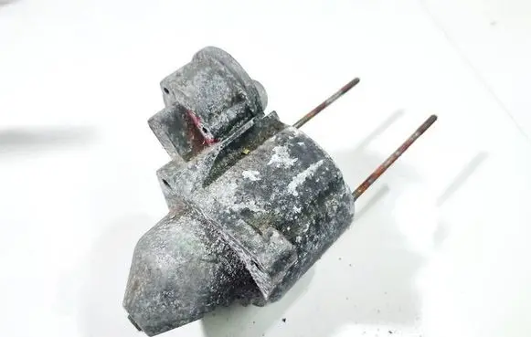 Volkswagen Golf III Starter motor 