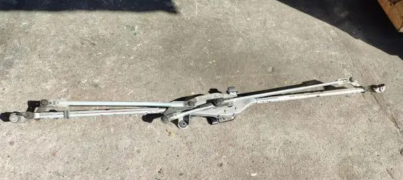 Opel Astra K Front wiper linkage and motor