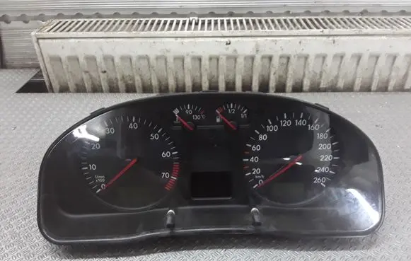 Volkswagen PASSAT B5 Speedometer (instrument cluster) 6033EC0336