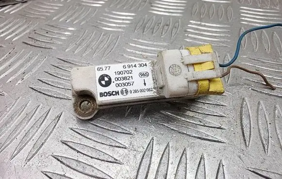 BMW 3 E46 Airbag deployment crash/impact sensor 6914304 65776914304