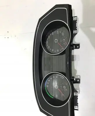 Volkswagen PASSAT B8 Speedometer (instrument cluster) 3G0920654C