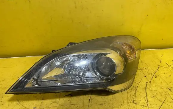 KIA Ceed Headlight/headlamp 921011H