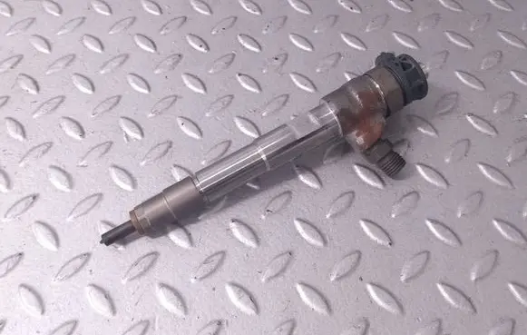 Mercedes-Benz A W177 Fuel injector 0445876882 0445110800