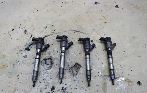 Hyundai i30 Fuel injectors set 33600-2A610
