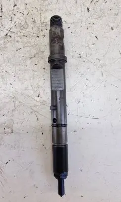 Audi A6 S6 C5 4B Fuel injector 059130201F