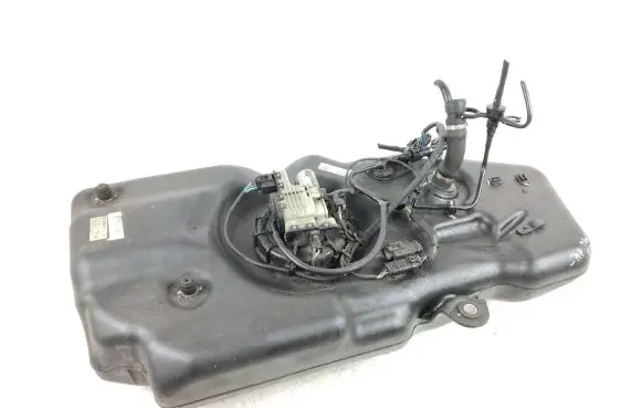 Mercedes-Benz ML W166 AdBlue liquid reservoir A1664706001 0444050081 A1664703901