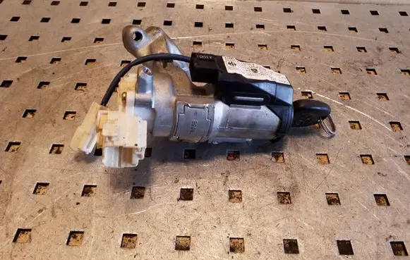 Toyota Yaris Ignition lock 8978352010