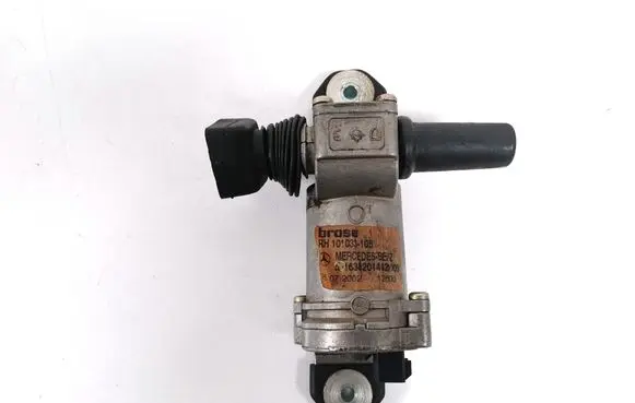 Mercedes-Benz ML W163 Vent window/glass motor A1638201442