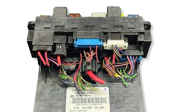 Mercedes-Benz C W203 Fuse module 2035452901 5DK00848542