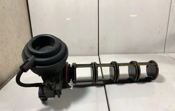 Audi A4 S4 B6 8E 8H Air intake duct part 037906283C