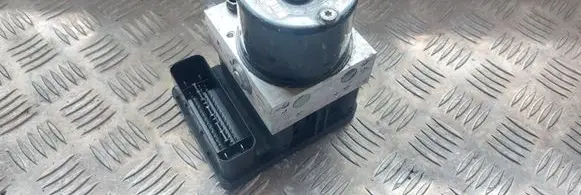 Volkswagen Golf V ABS Pump 1K0907379AA 1K0614517T