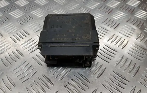 BMW 5 E34 Glow plug pre-heat relay 1285085a