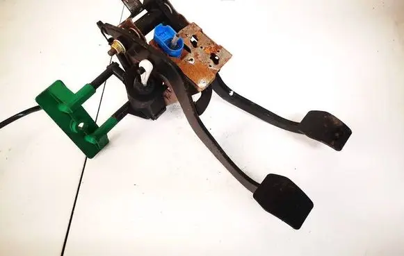 Ford Focus Clutch pedal 