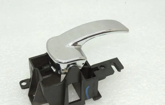 Nissan Navara D40 Front door interior handle 806704X02B