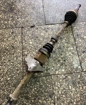 Nissan NV200 Front driveshaft