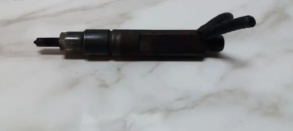Volkswagen Caddy Fuel injector 028130202R