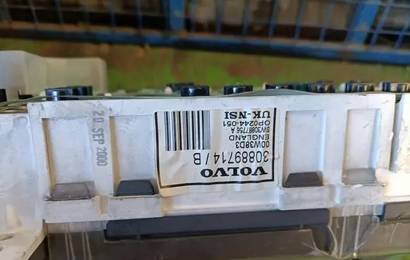 Volvo S40, V40 Speedometer (instrument cluster) 30889714