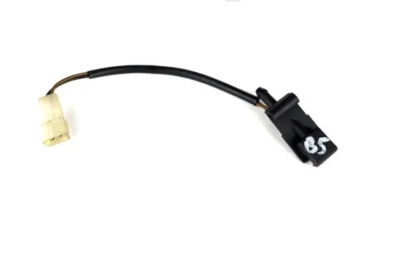 Volkswagen PASSAT B5 Windshield washer spray nozzle 3b0955986c