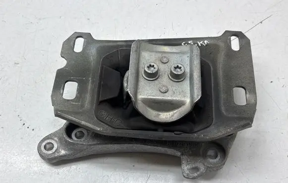 Citroen C5 Aircross Gearbox mounting bracket 9813721980