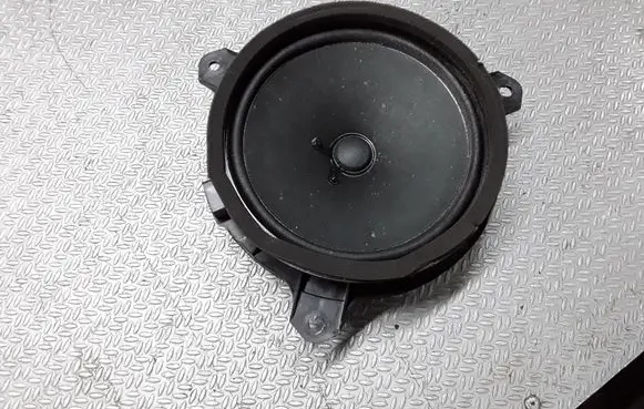 Toyota Verso-S Front door speaker