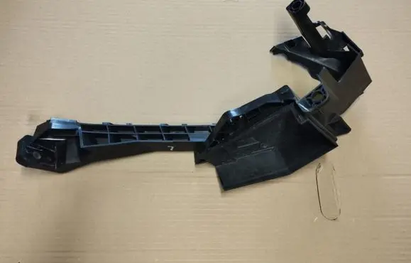 Headlight/headlamp mounting bracket