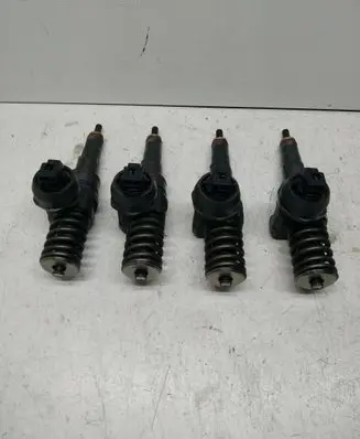 Skoda Fabia Mk1 (6Y) Fuel injectors set 038130073AQ