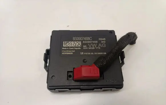 Audi TT TTS RS Mk3 8S Gateway control module 8S0907468C