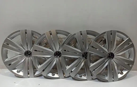 Volkswagen PASSAT B2 R17 wheel hub/cap/trim 