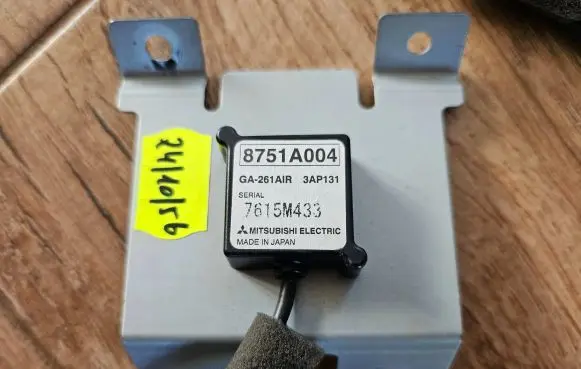 Peugeot 4007 Aerial GPS antenna 8751A004