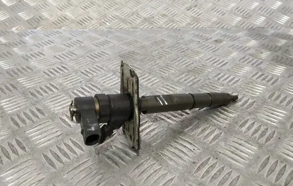 Audi A8 S8 D3 4E Fuel injector 057130277M