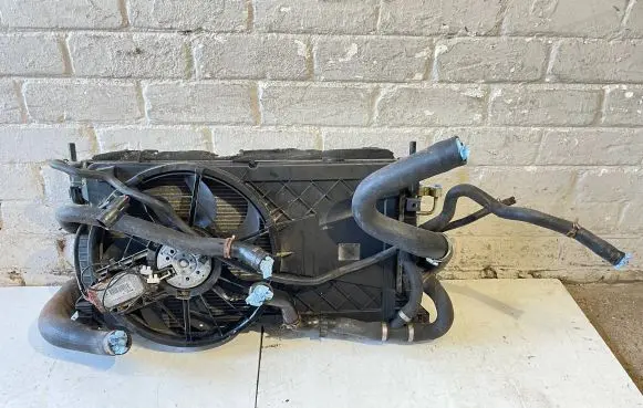 Ford Focus C-MAX Radiator set 3M5H8005TL 3M5H8C607RE 3M5H9L440AE
