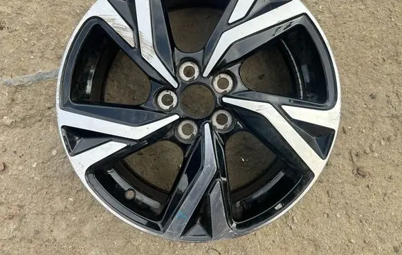 Toyota Yaris Cross R16 alloy rim 