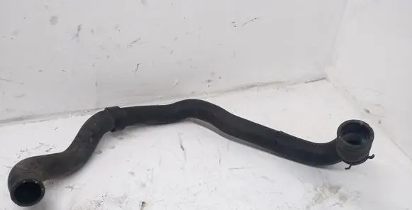 Volkswagen PASSAT B6 Engine coolant pipe/hose
