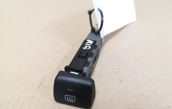 Hyundai Santa Fe Windscreen/window heater switch 9371026500