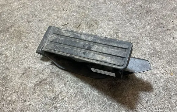 Audi E-tron GT Accelerator throttle pedal 9J1721507B 6PV00879283 121723A