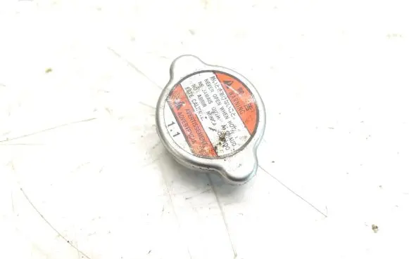 Suzuki Swift III Coolant expansion tank/reservoir cap 