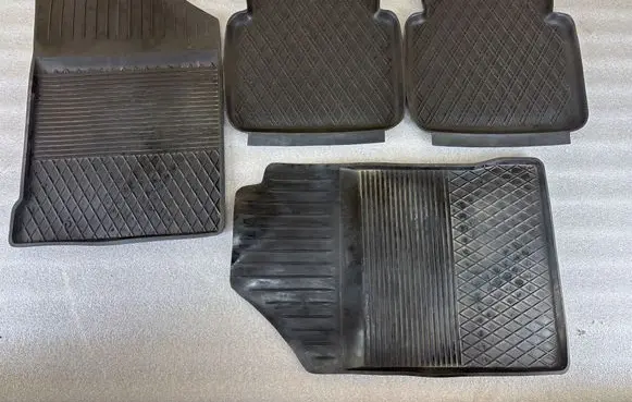 Nissan X-Trail T30 Car floor mat set 