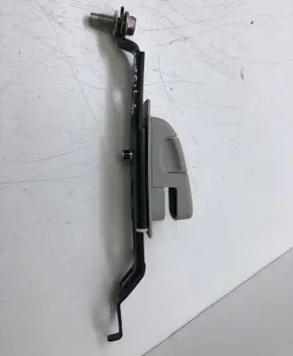 Nissan X-Trail T32 Seat belt height adjuster 